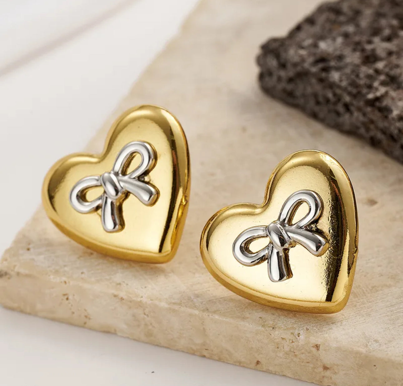 Amalie Gold Stud