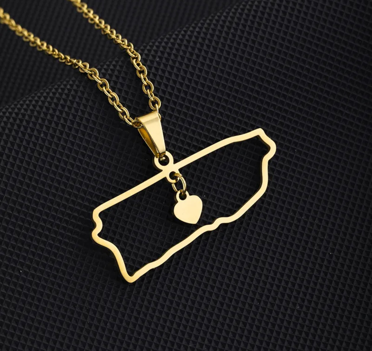 Corazón boricua dorado